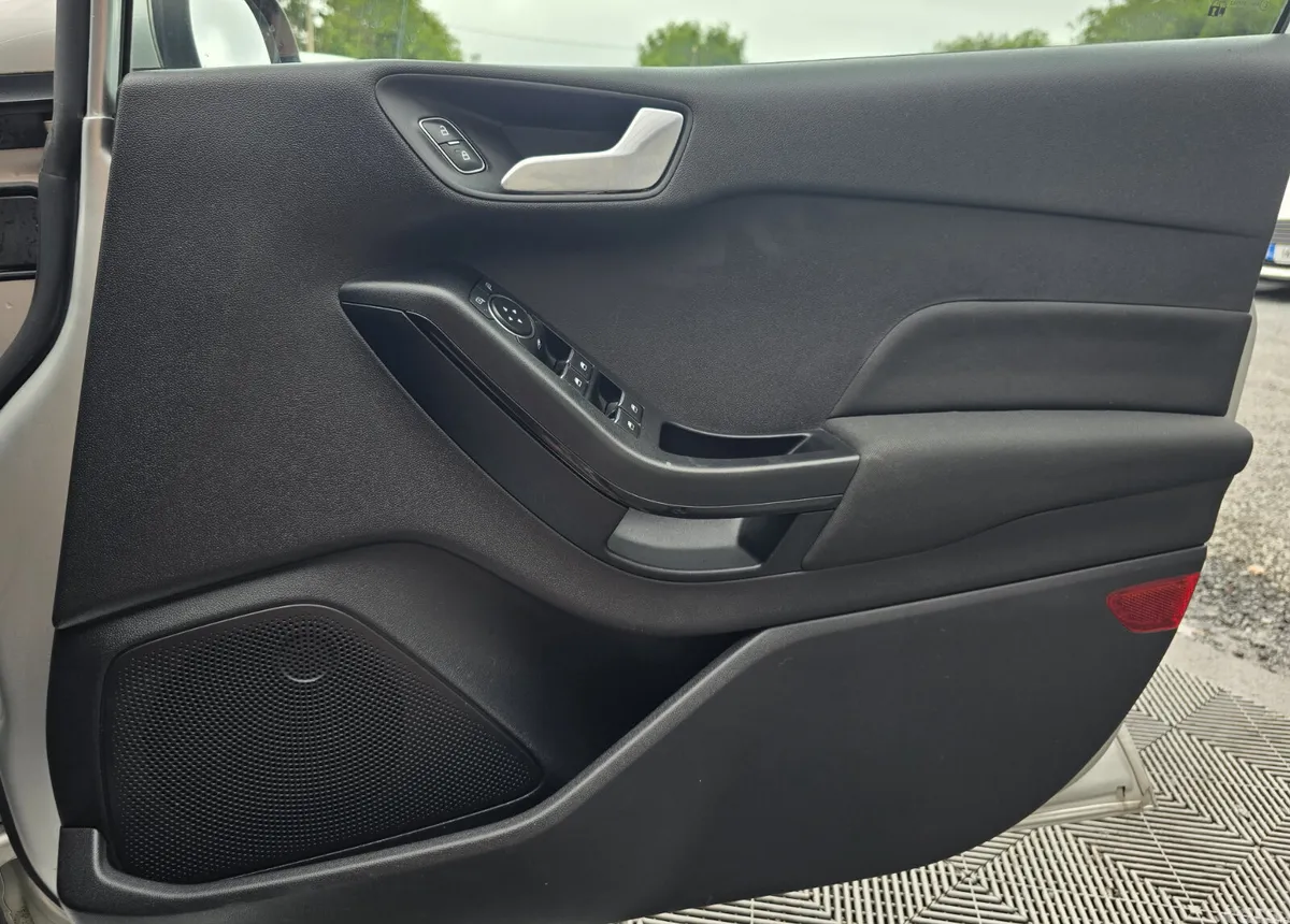 Ford Fiesta Hatchback, Petrol, 2019, Silver