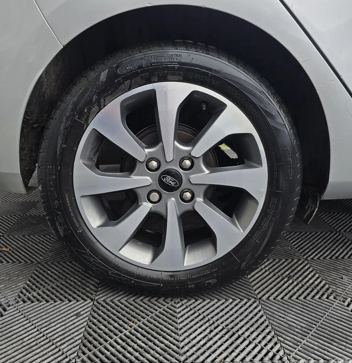 Ford Fiesta Hatchback, Petrol, 2019, Silver
