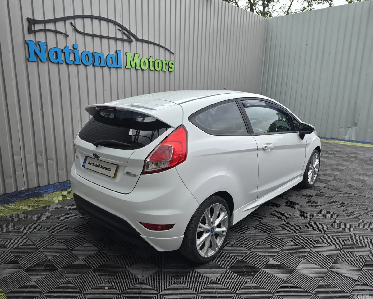 Ford Fiesta Hatchback, Petrol, 2014, White