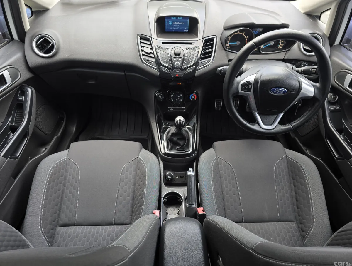 Ford Fiesta Hatchback, Petrol, 2014, White