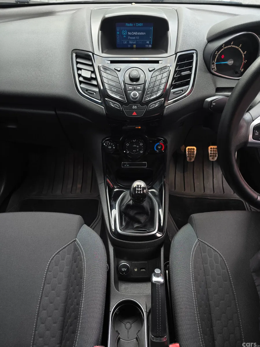 Ford Fiesta Hatchback, Petrol, 2014, White