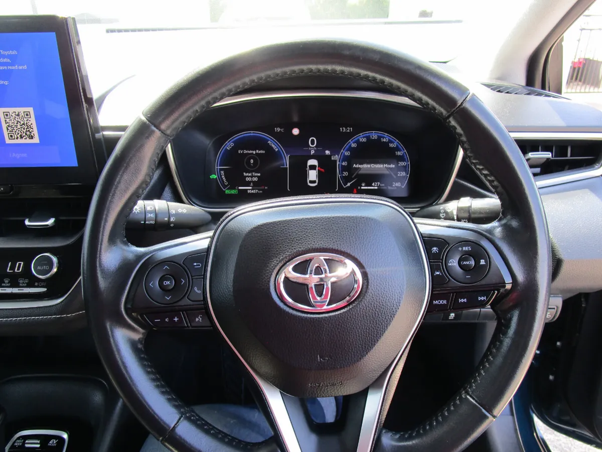 Toyota Corolla Saloon, Petrol Hybrid, 2023, Blue