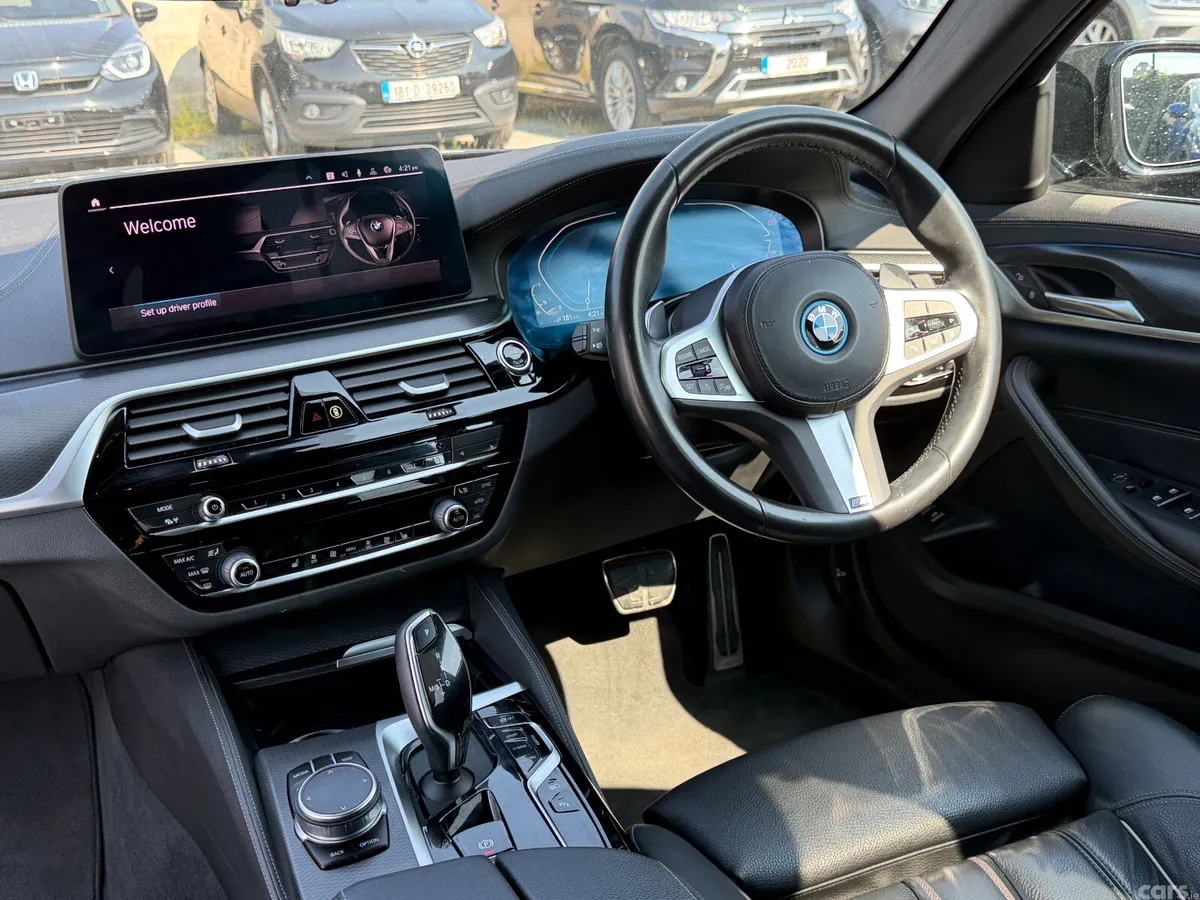 BMW 5-Series Estate, Petrol Plug-in Hybrid, 2023, Black