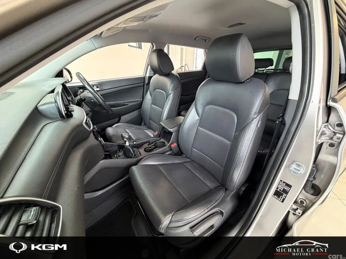 Hyundai Tucson SUV, Diesel, 2019, Gold