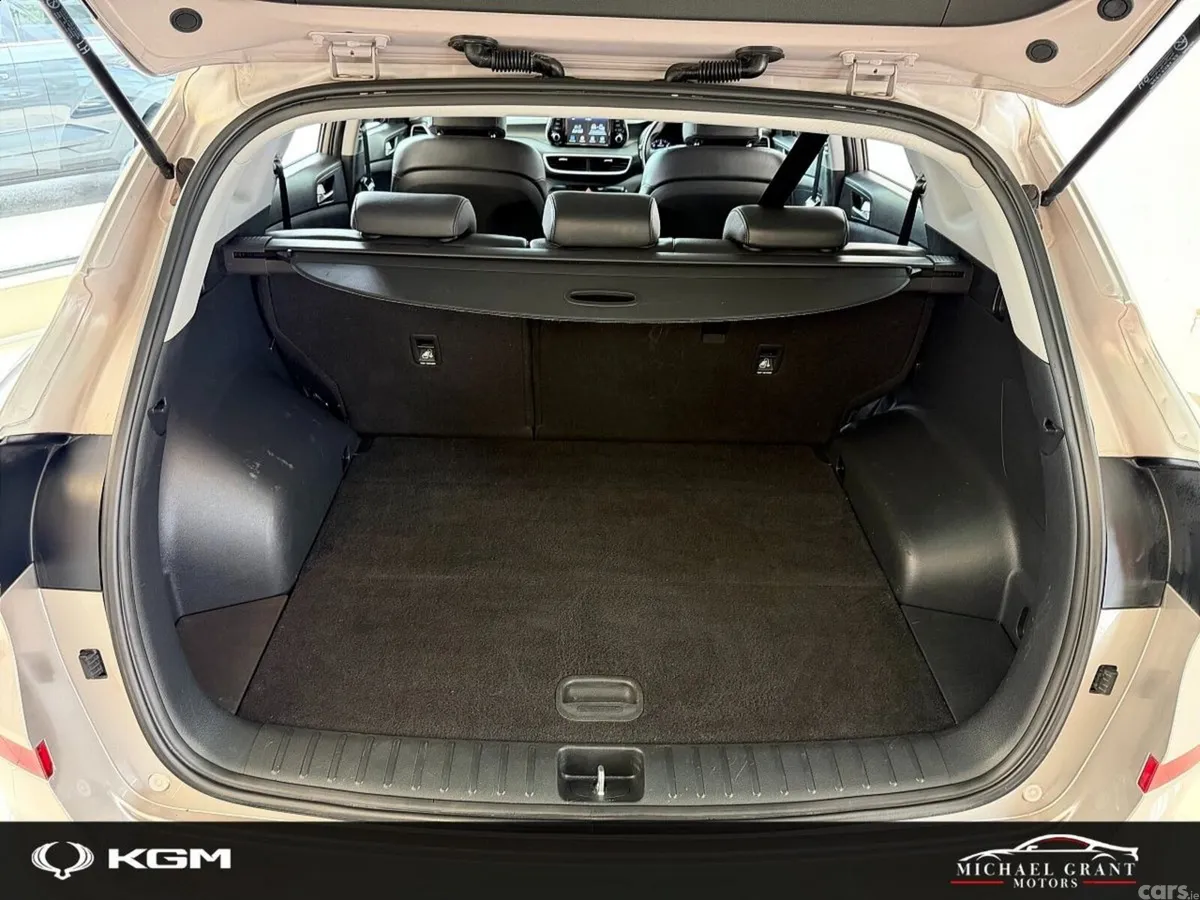 Hyundai Tucson SUV, Diesel, 2019, Gold