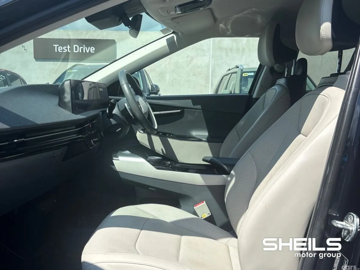 Kia EV6 MPV, Electric, 2023, Blue