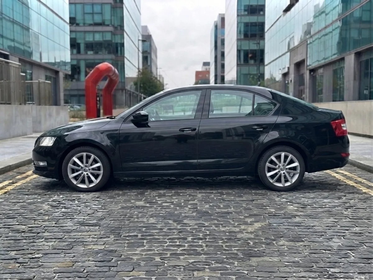 Skoda Octavia Hatchback, Diesel, 2015, Black