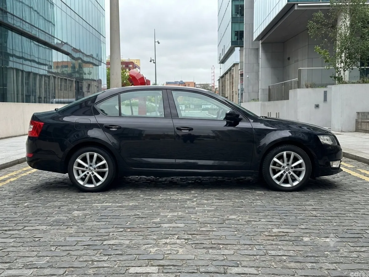 Skoda Octavia Hatchback, Diesel, 2015, Black