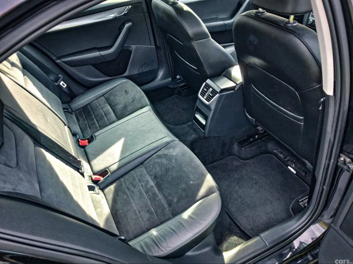 Skoda Octavia Hatchback, Diesel, 2015, Black