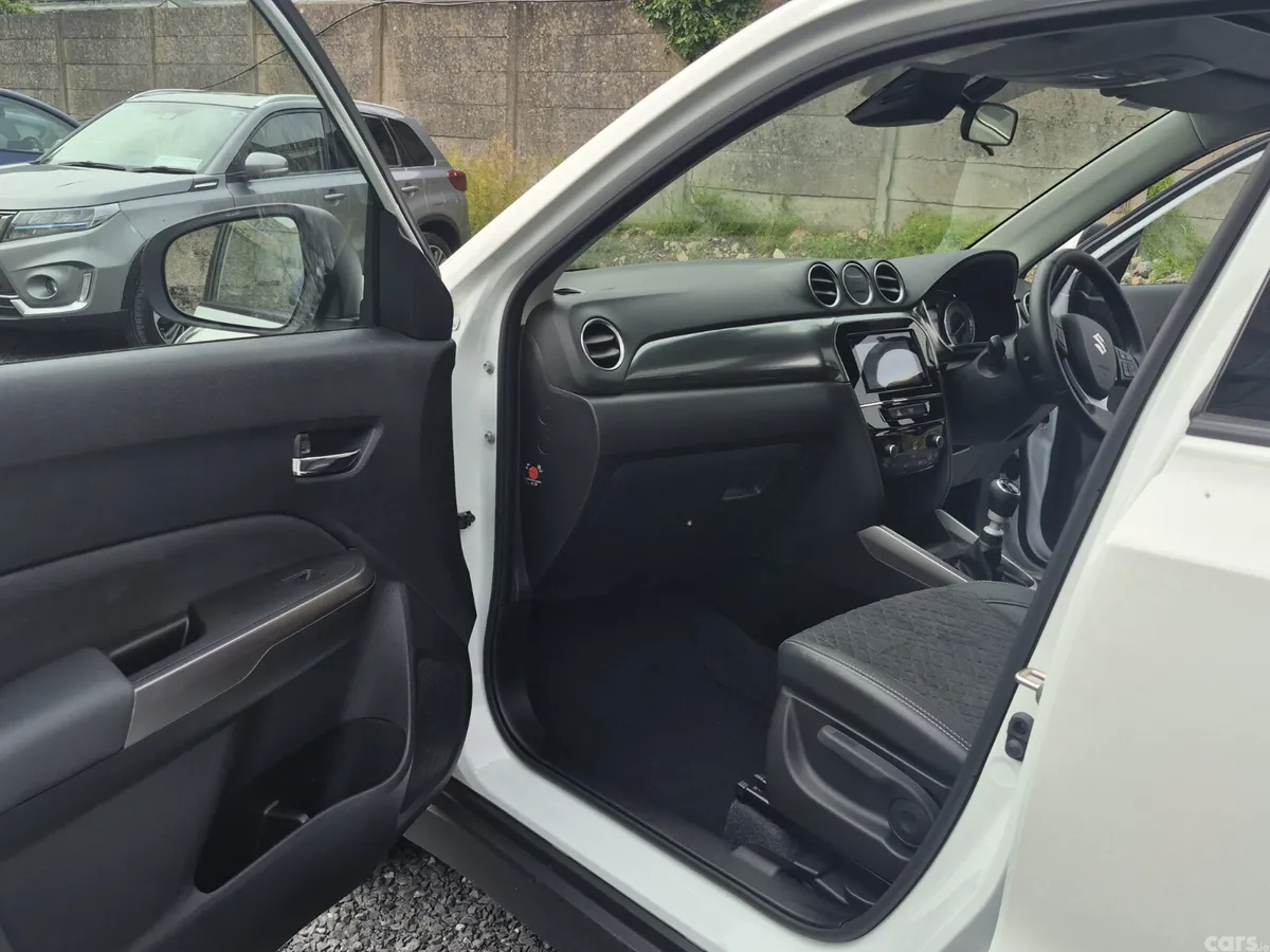 Suzuki Vitara SUV, Petrol, 2024, White
