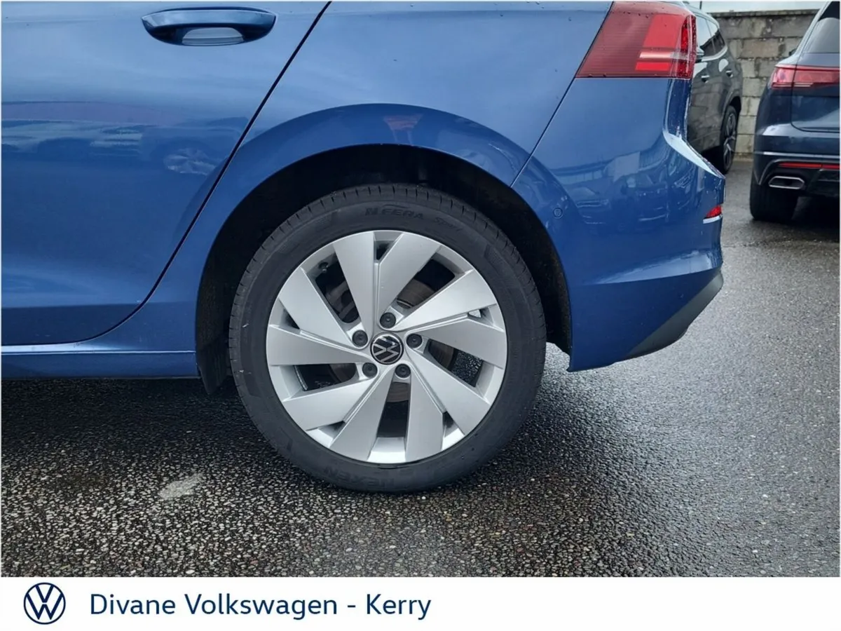 Volkswagen Golf Hatchback, Diesel, 2025, Blue