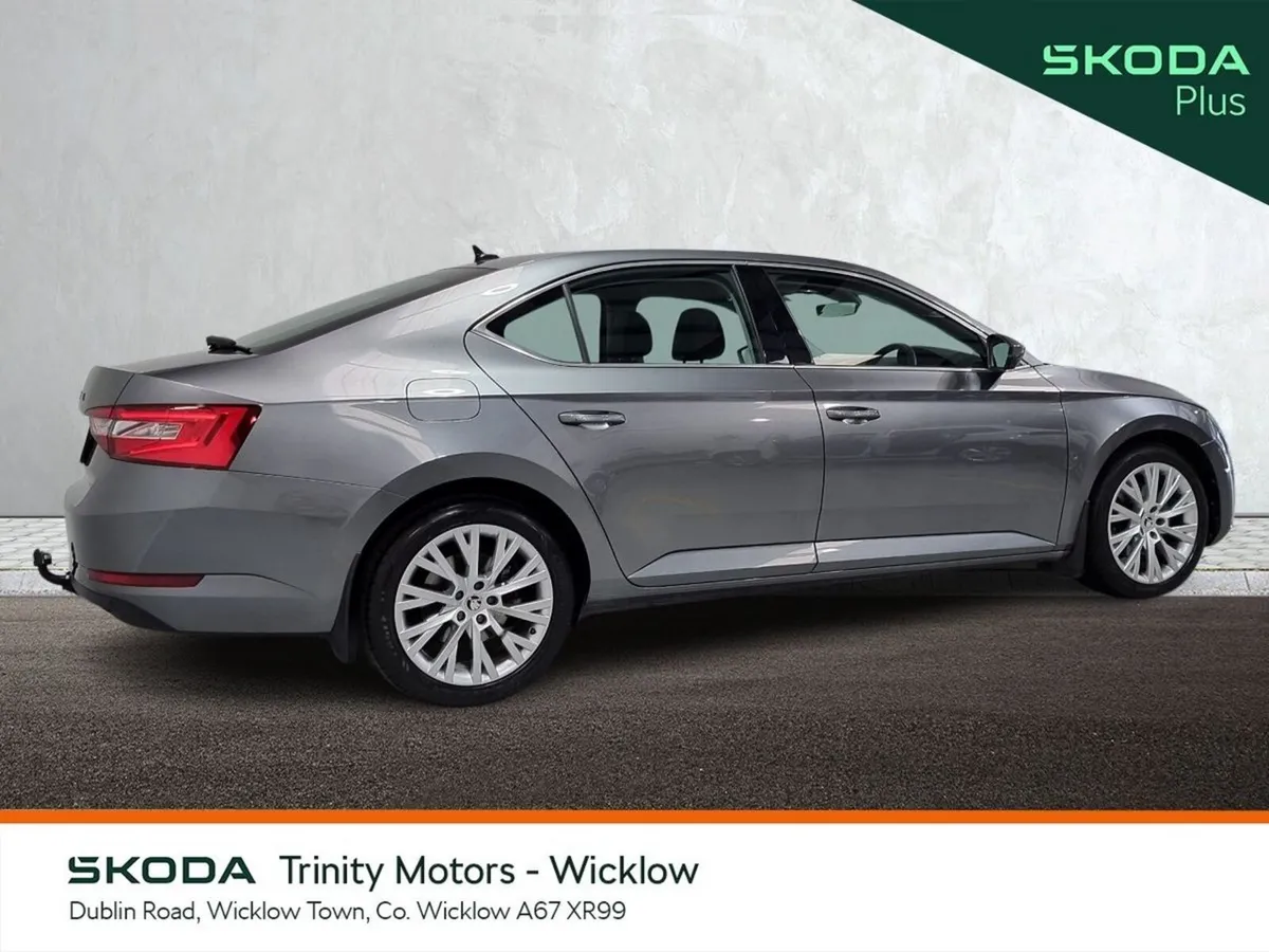 Skoda Superb Saloon, Diesel, 2023, Grey