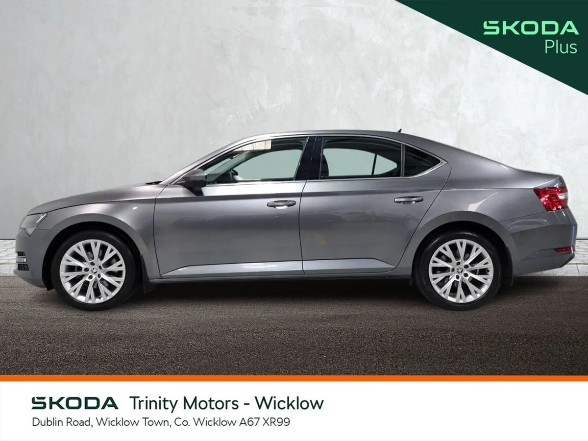 Skoda Superb Saloon, Diesel, 2023, Grey