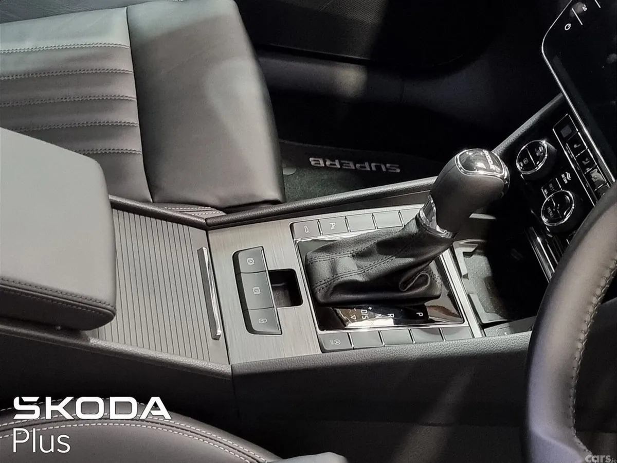Skoda Superb Saloon, Diesel, 2023, Grey
