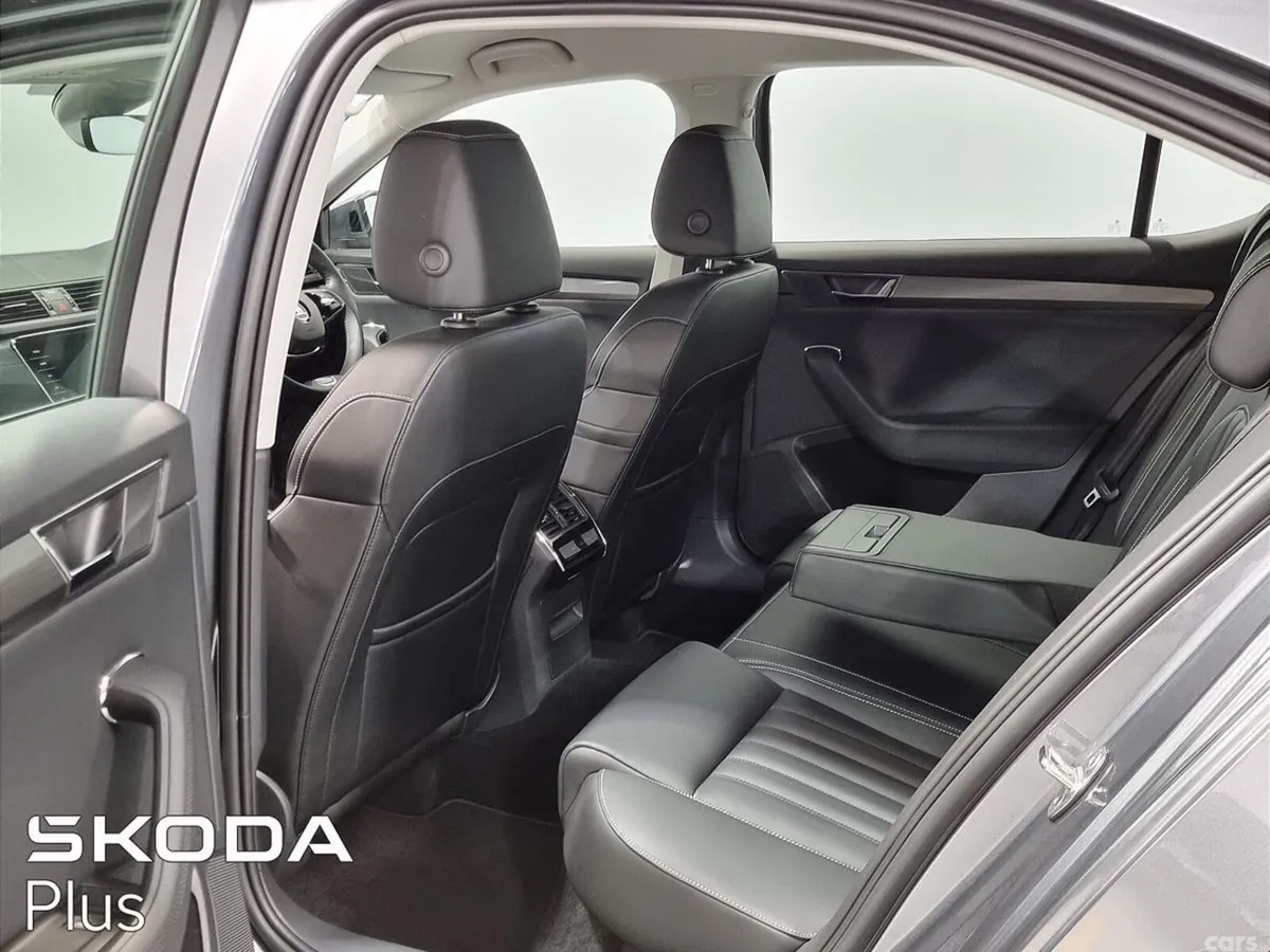 Skoda Superb Saloon, Diesel, 2023, Grey