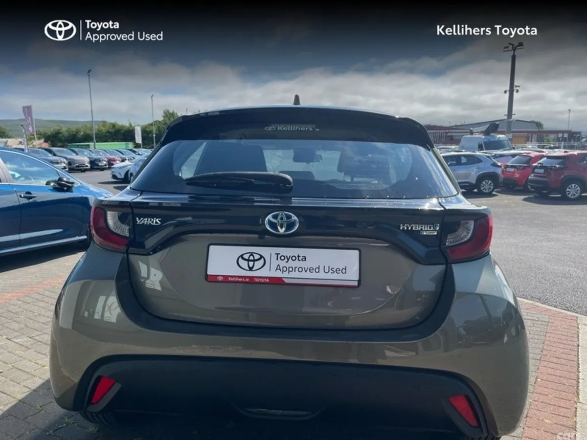 Toyota Yaris Hatchback, Petrol Hybrid, 2023, Bronze