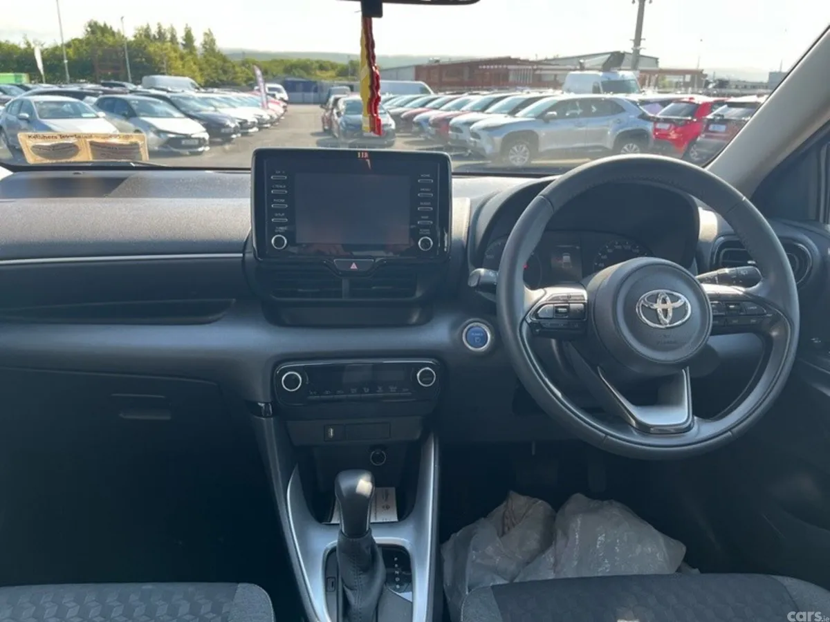 Toyota Yaris Hatchback, Petrol Hybrid, 2023, Bronze