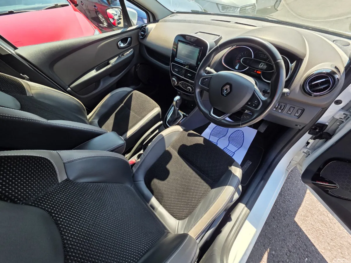 Renault Clio Hatchback, Petrol, 2019, White