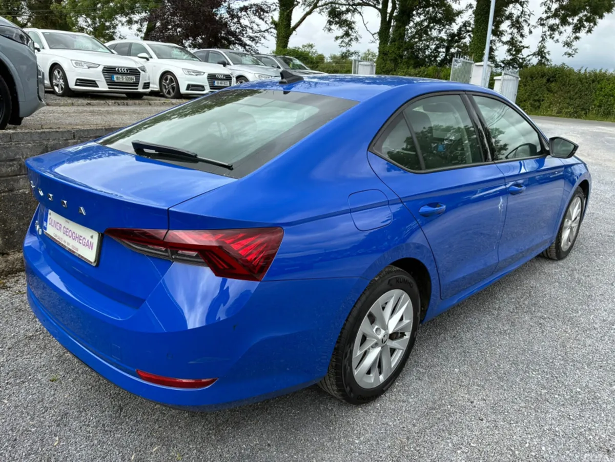 Skoda Octavia Hatchback, Diesel, 2022, Blue