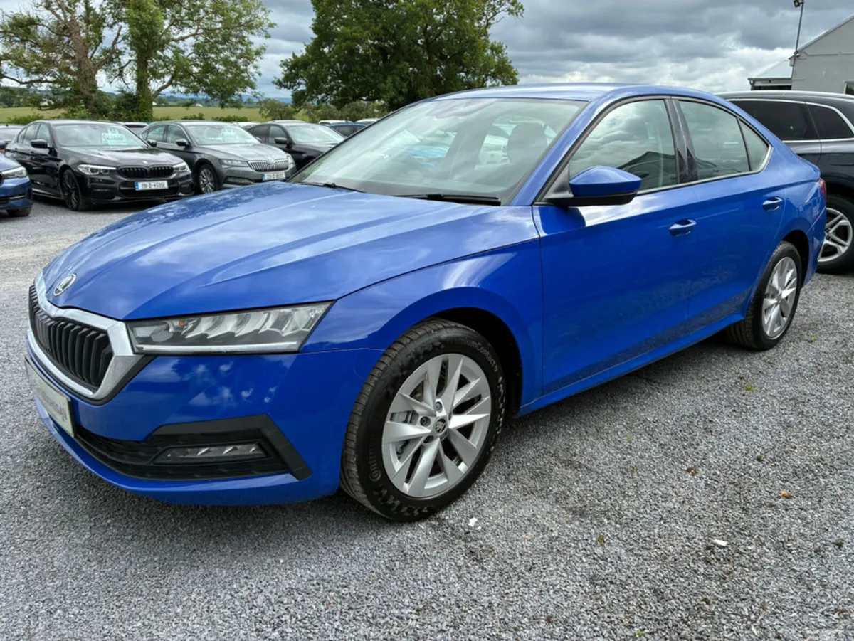 Skoda Octavia Hatchback, Diesel, 2022, Blue