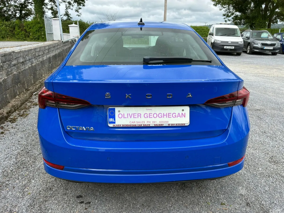 Skoda Octavia Hatchback, Diesel, 2022, Blue