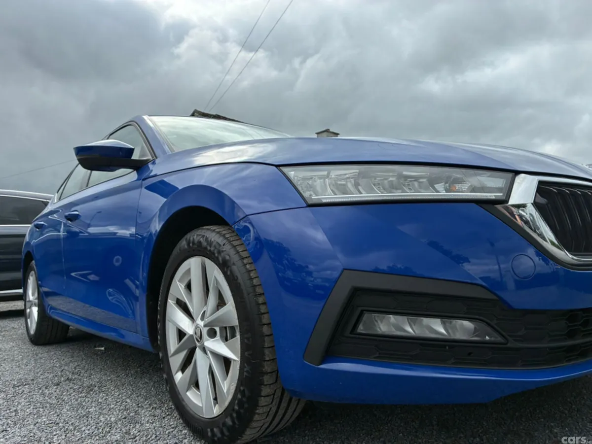 Skoda Octavia Hatchback, Diesel, 2022, Blue