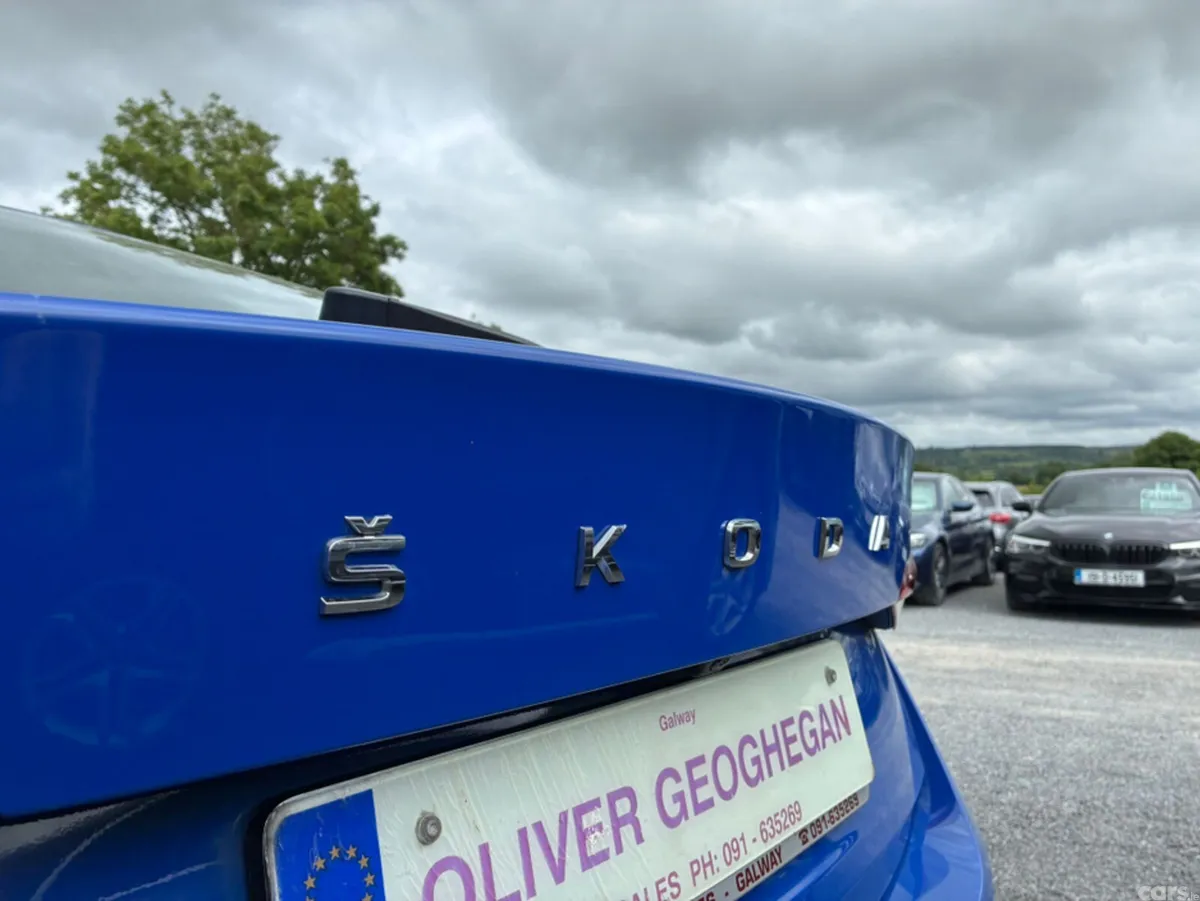 Skoda Octavia Hatchback, Diesel, 2022, Blue