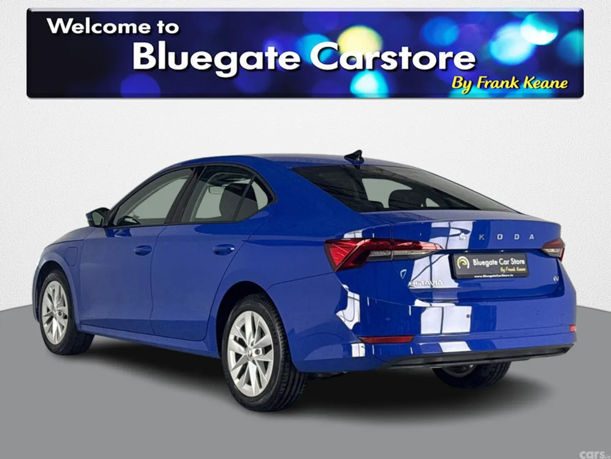 Skoda Octavia Saloon, Petrol Hybrid, 2024, Blue