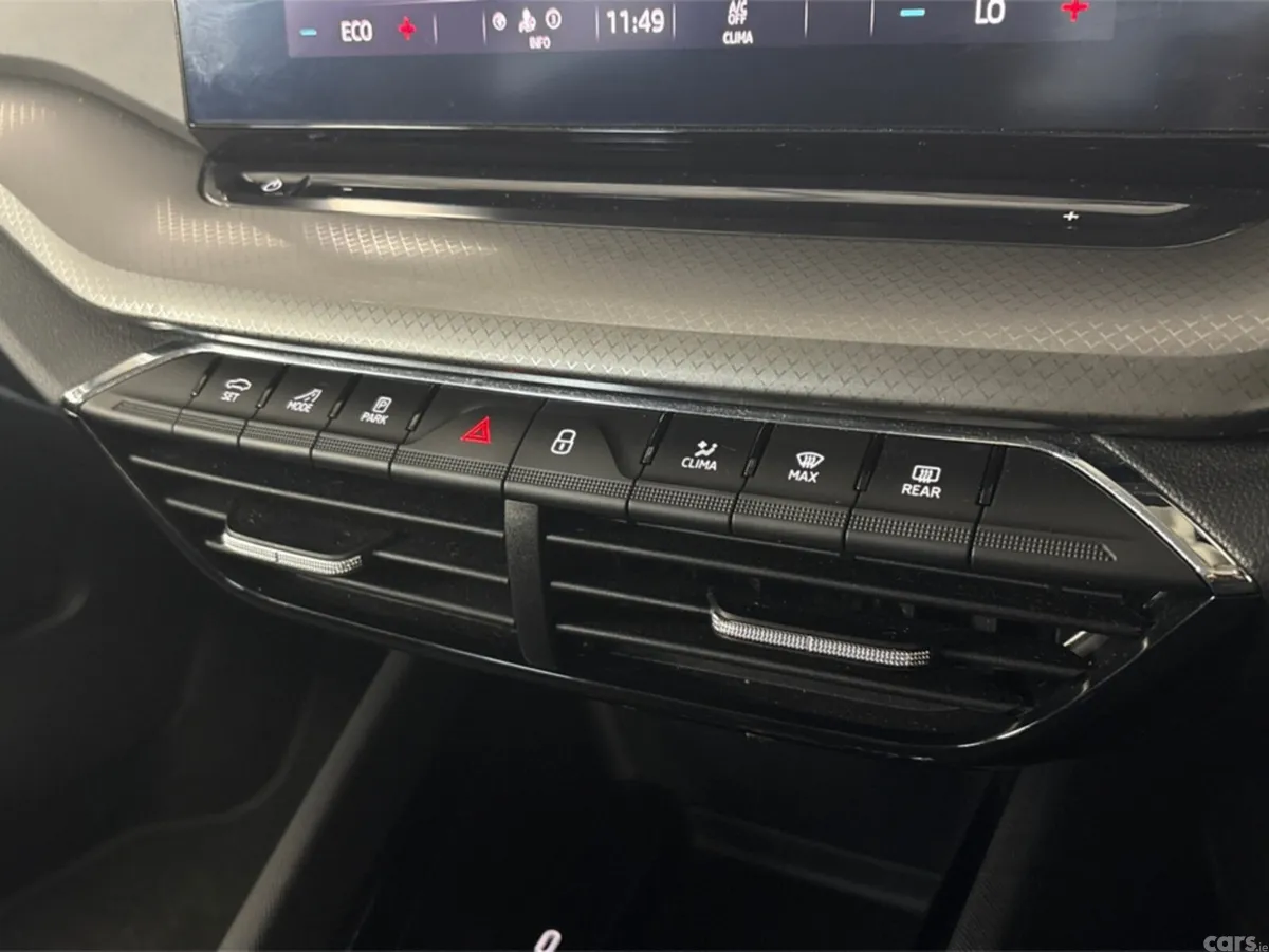 Skoda Octavia Saloon, Petrol Hybrid, 2024, Blue