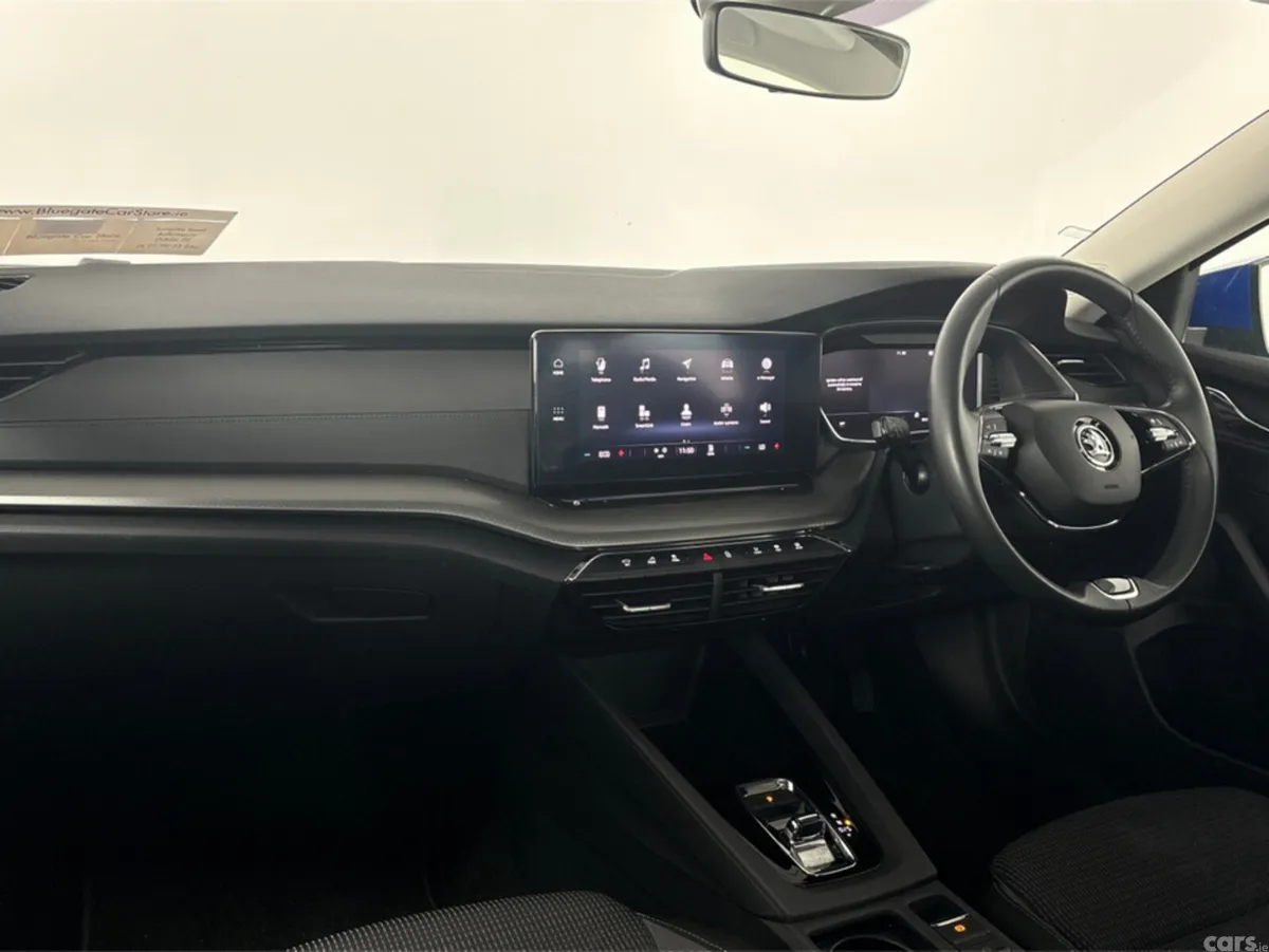 Skoda Octavia Saloon, Petrol Hybrid, 2024, Blue