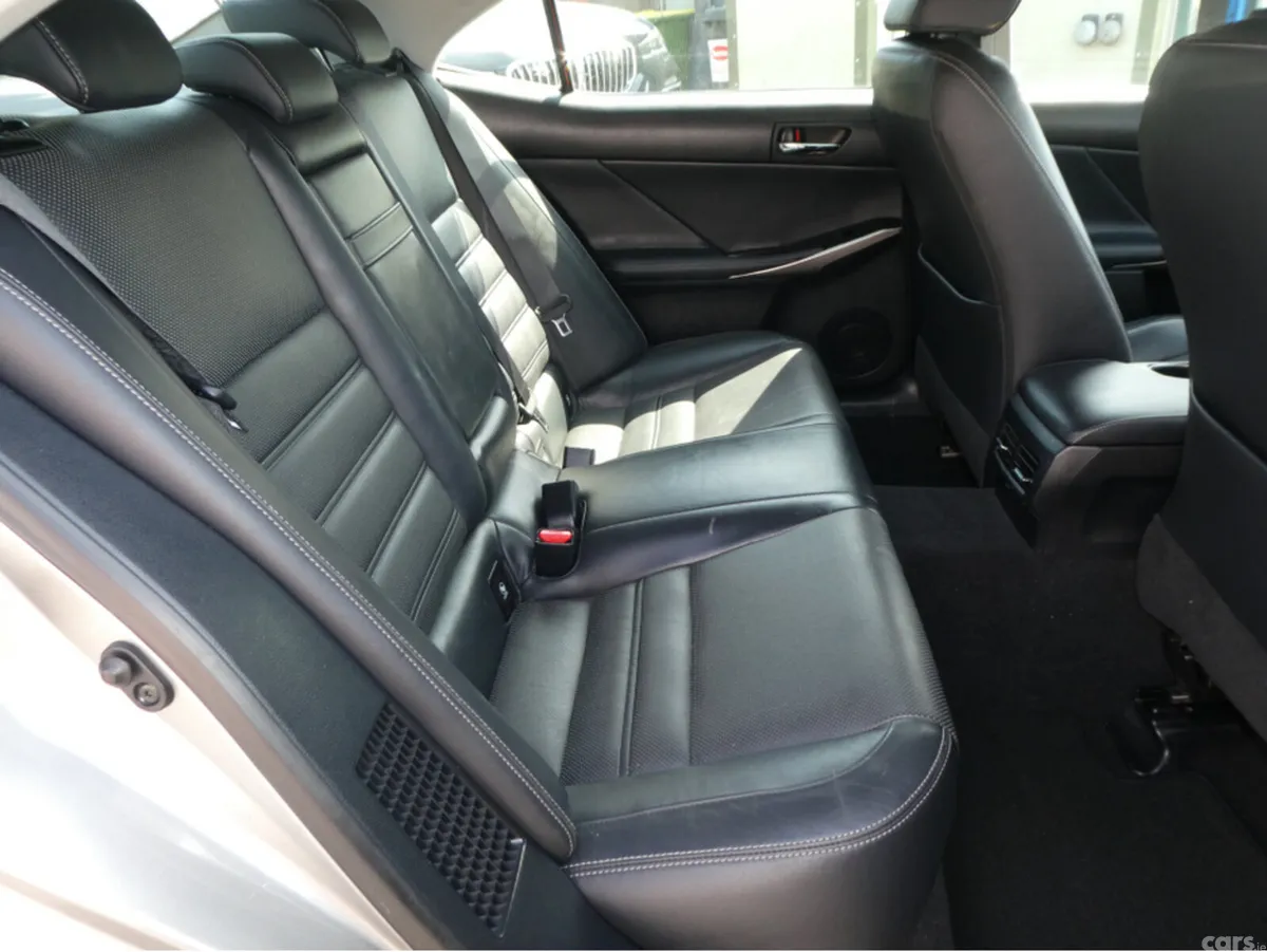 Lexus IS Saloon, Petrol Hybrid, 2015, Silver