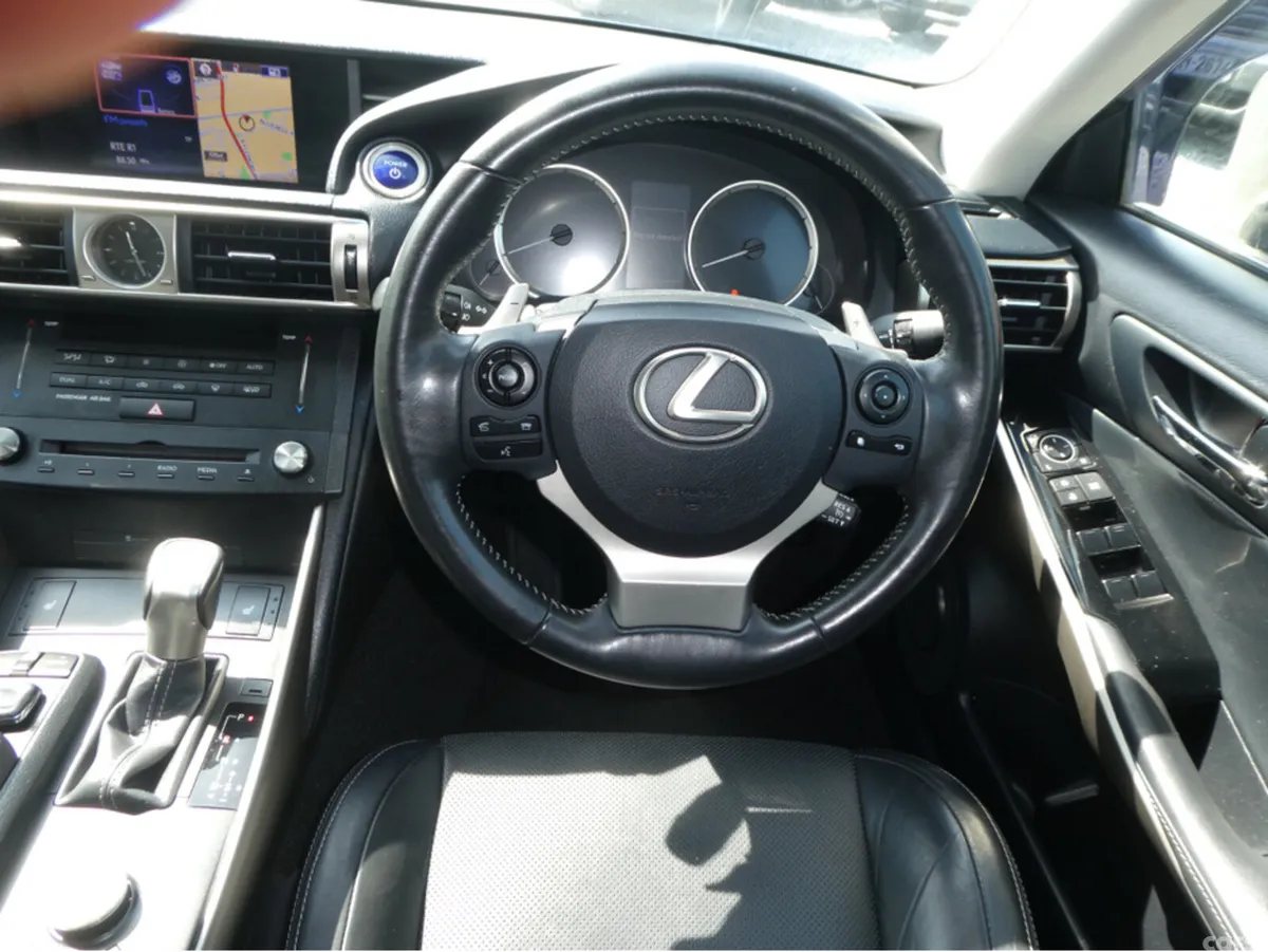 Lexus IS Saloon, Petrol Hybrid, 2015, Silver