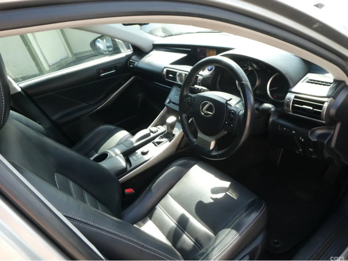 Lexus IS Saloon, Petrol Hybrid, 2015, Silver