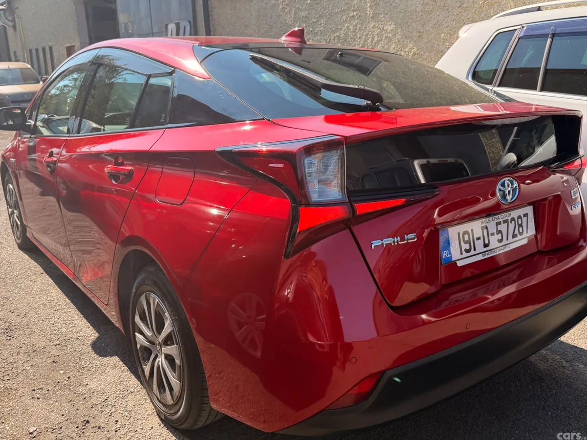 Toyota Prius Hatchback, Petrol Hybrid, 2019, Red