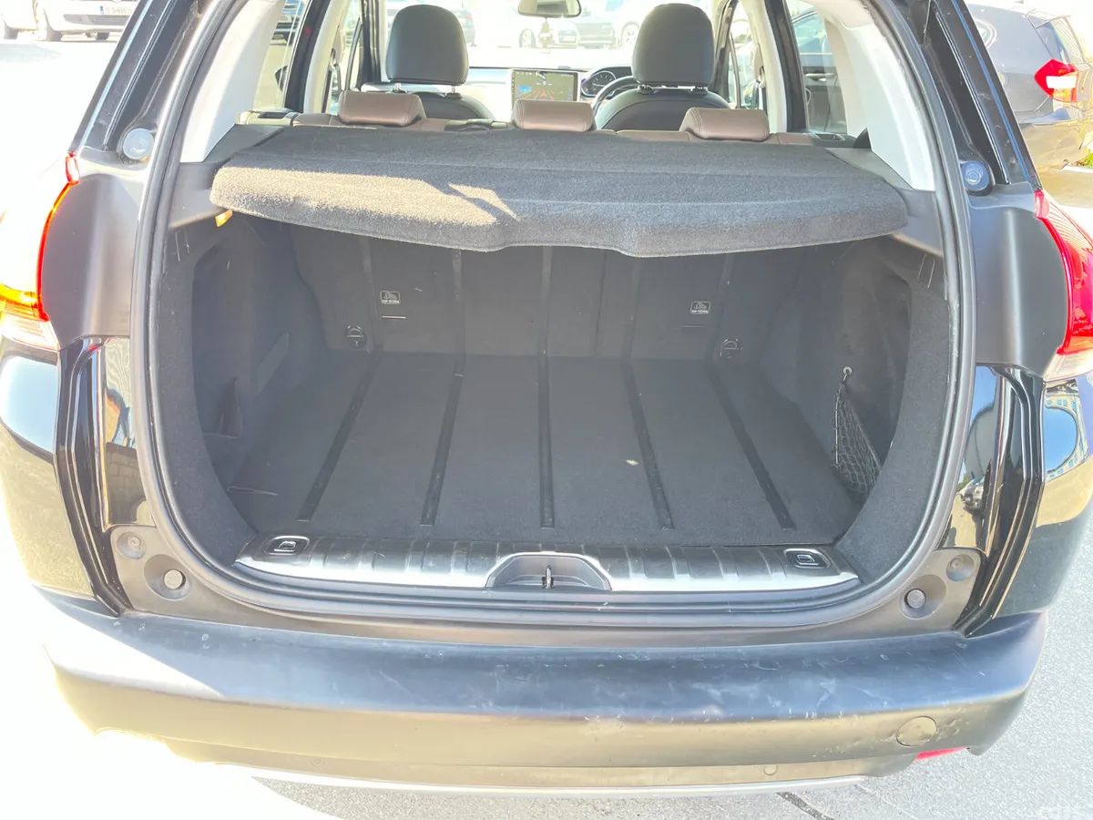 Peugeot 2008 SUV, Petrol, 2015, Black