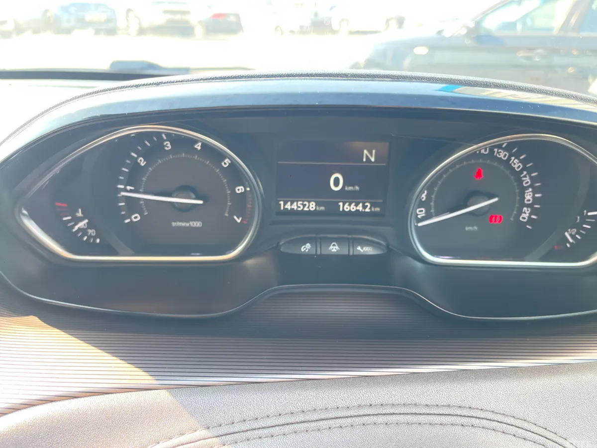 Peugeot 2008 SUV, Petrol, 2015, Black