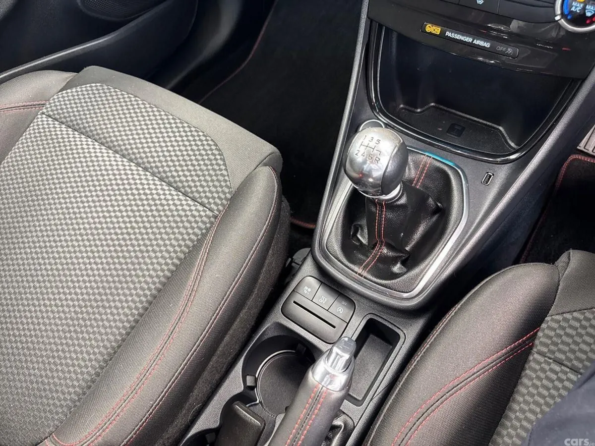 Ford Puma MPV, Petrol Hybrid, 2021, White