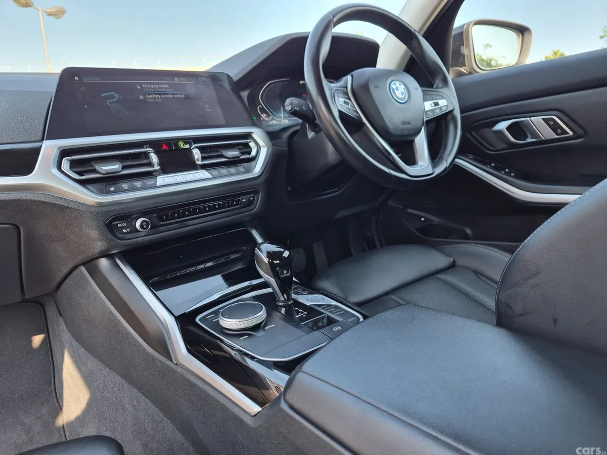 BMW 3-Series Saloon, Petrol Plug-in Hybrid, 2022, Black