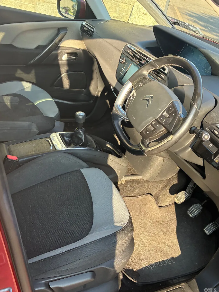 Citroen C4 Hatchback, Diesel, 2015, Red