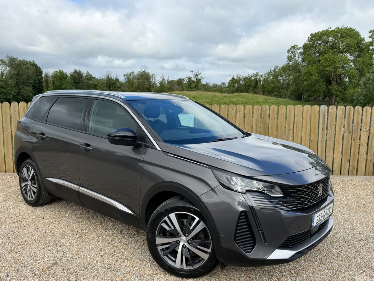 Peugeot 5008 MPV, Diesel, 2023, Grey