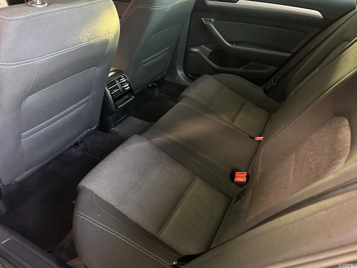 Volkswagen Passat Saloon, Diesel, 2016, Grey