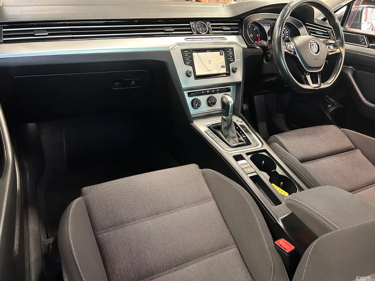 Volkswagen Passat Saloon, Diesel, 2016, Grey