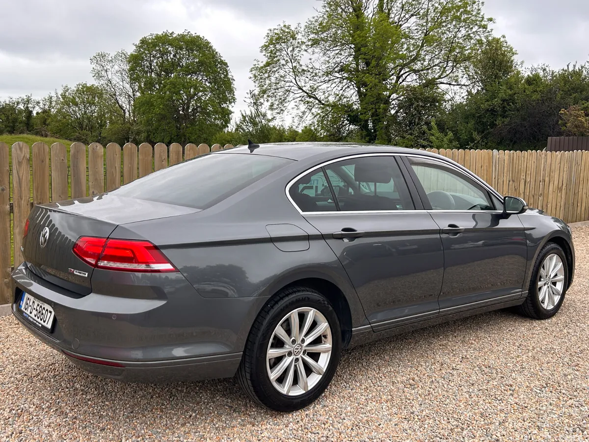 Volkswagen Passat Saloon, Diesel, 2016, Grey