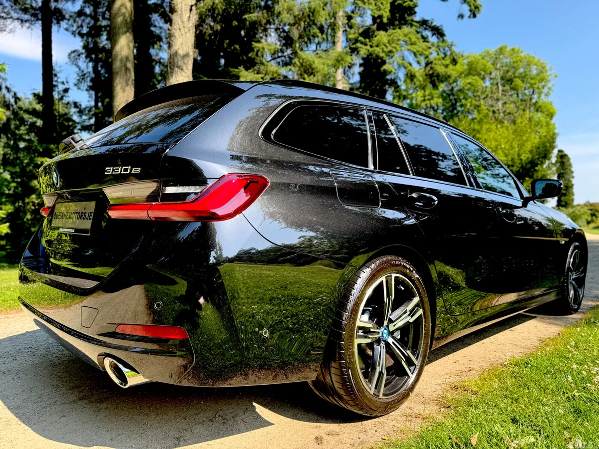 BMW 3-Series Estate/Jeep, Petrol Plug-in Hybrid, 2023, Black