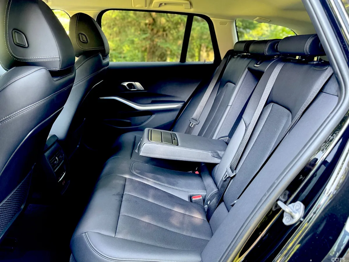 BMW 3-Series Estate/Jeep, Petrol Plug-in Hybrid, 2023, Black