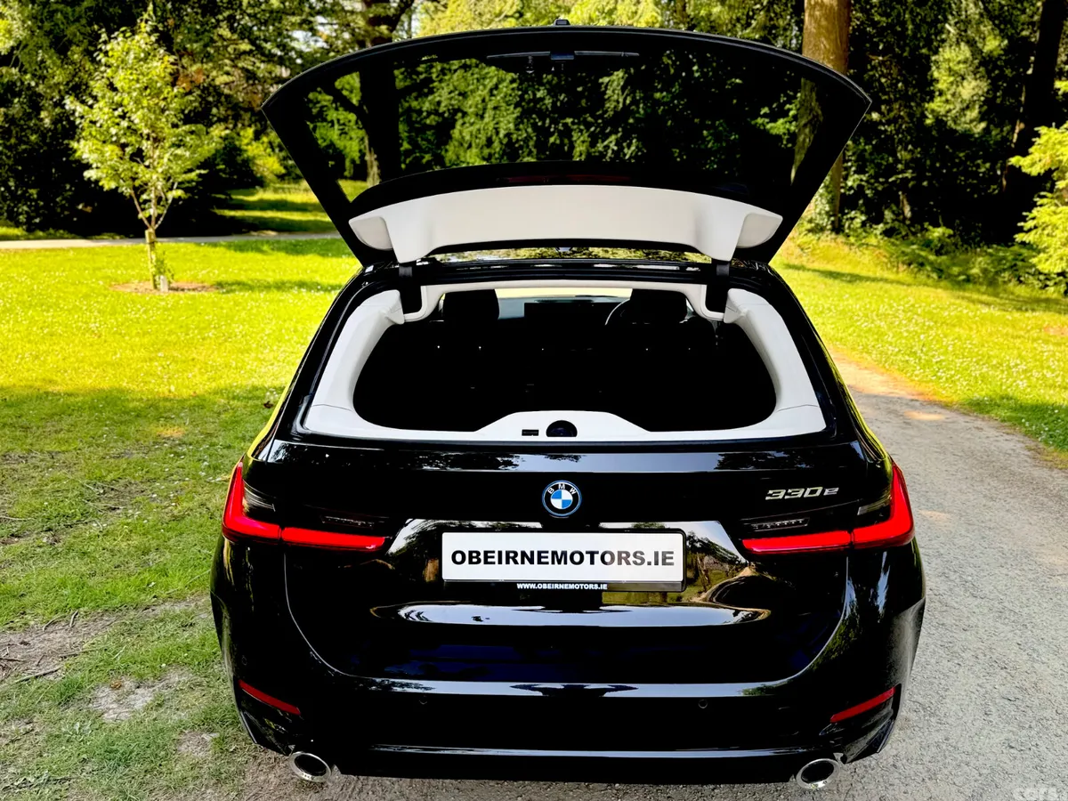 BMW 3-Series Estate/Jeep, Petrol Plug-in Hybrid, 2023, Black