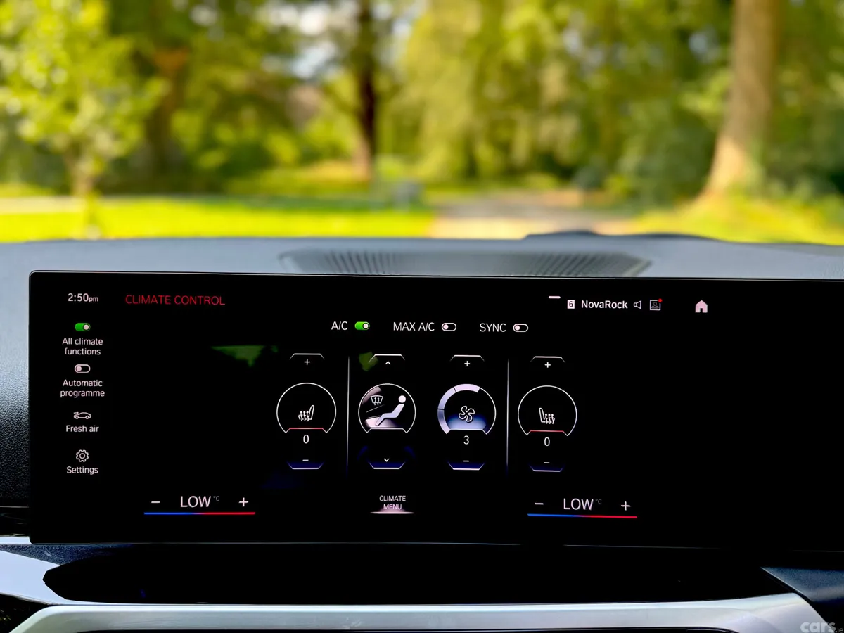 BMW 3-Series Estate/Jeep, Petrol Plug-in Hybrid, 2023, Black