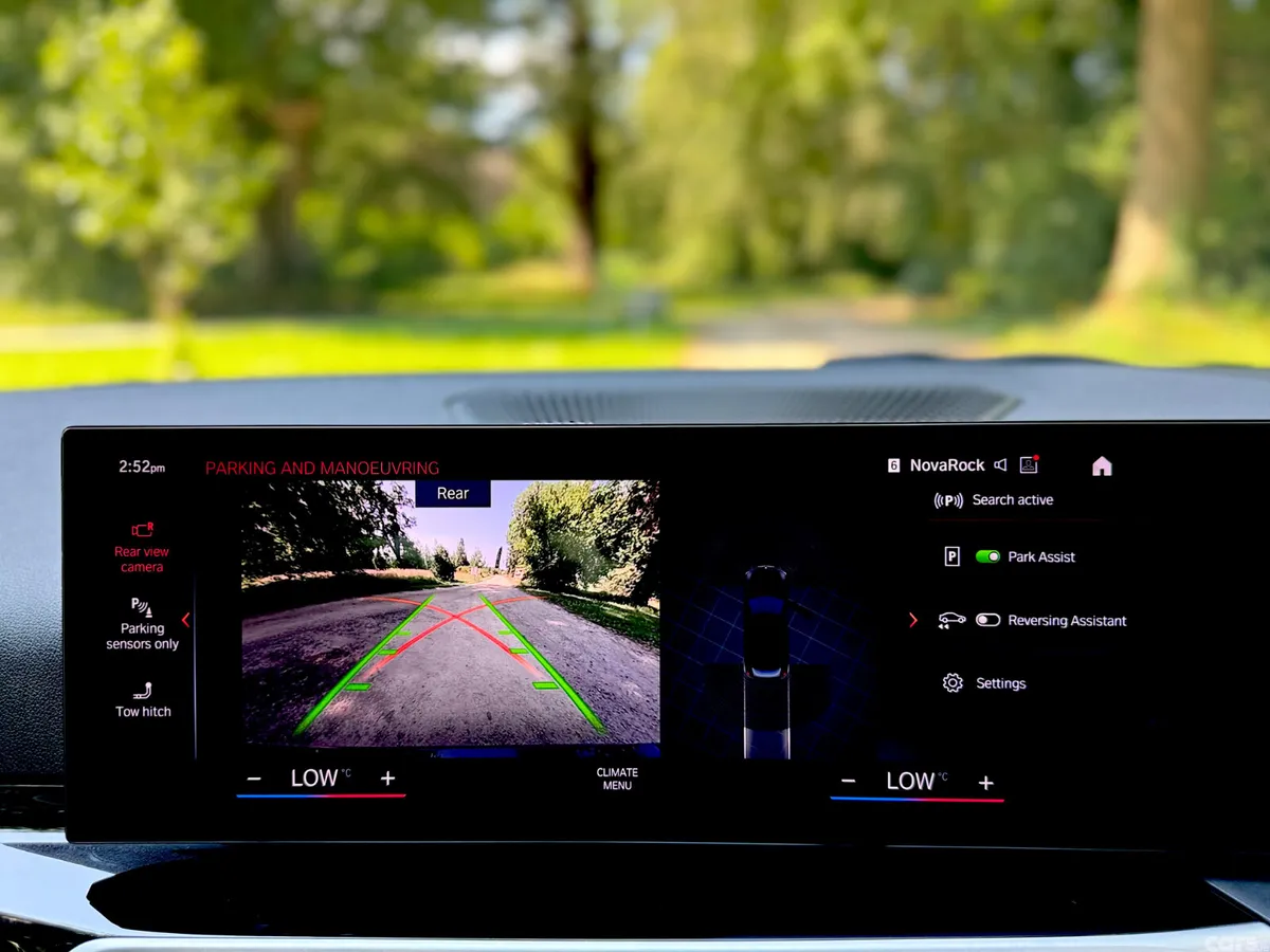 BMW 3-Series Estate/Jeep, Petrol Plug-in Hybrid, 2023, Black