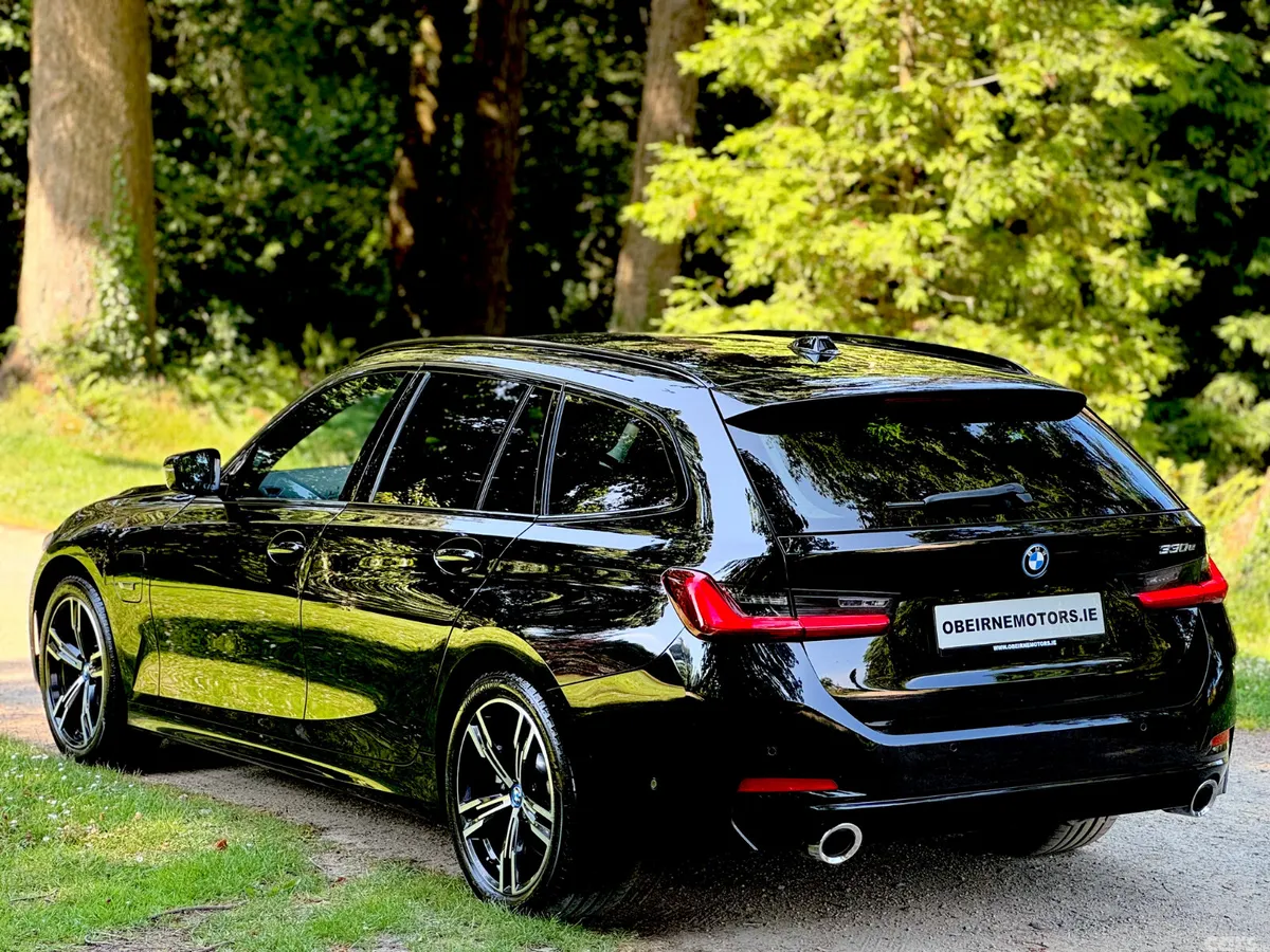 BMW 3-Series Estate/Jeep, Petrol Plug-in Hybrid, 2023, Black