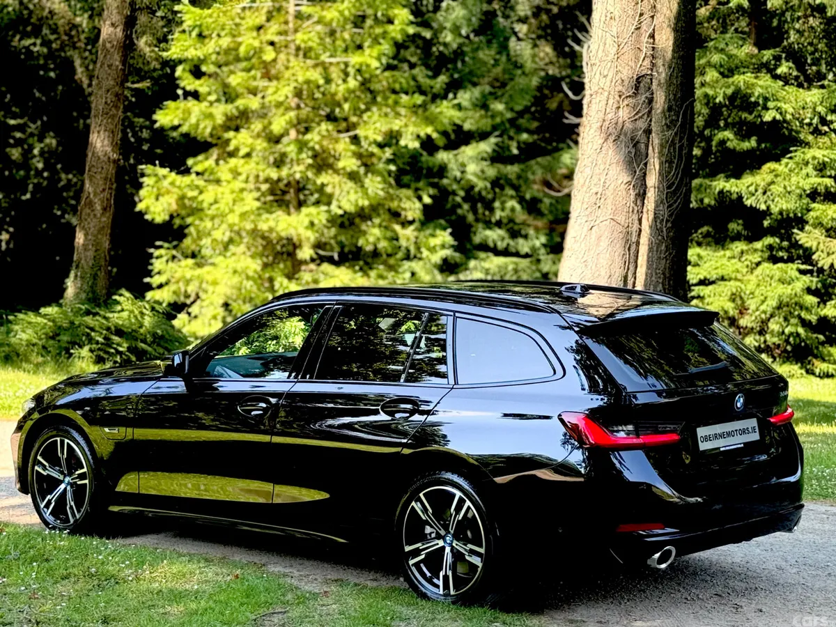 BMW 3-Series Estate/Jeep, Petrol Plug-in Hybrid, 2023, Black